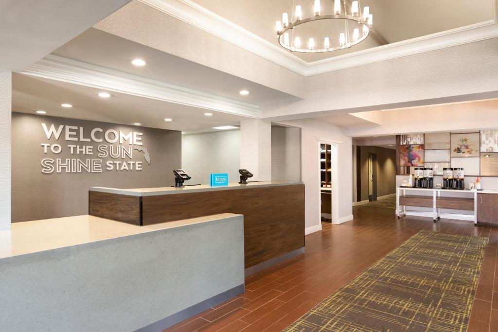 Hampton Inn & Suites Fort Lauderdale Airport image 9